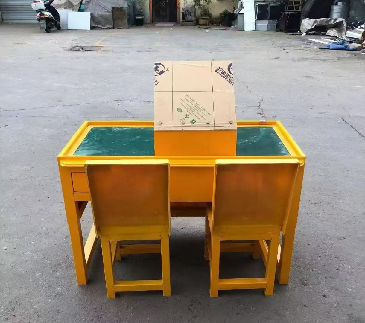 雁塔防静电导通桌井下煤矿火工品发放桌：危险品流转的安全守护者